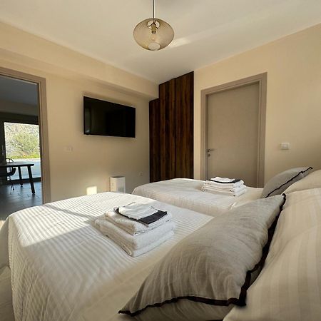 Topos Luxury Stay Heraion Loutráki Buitenkant foto
