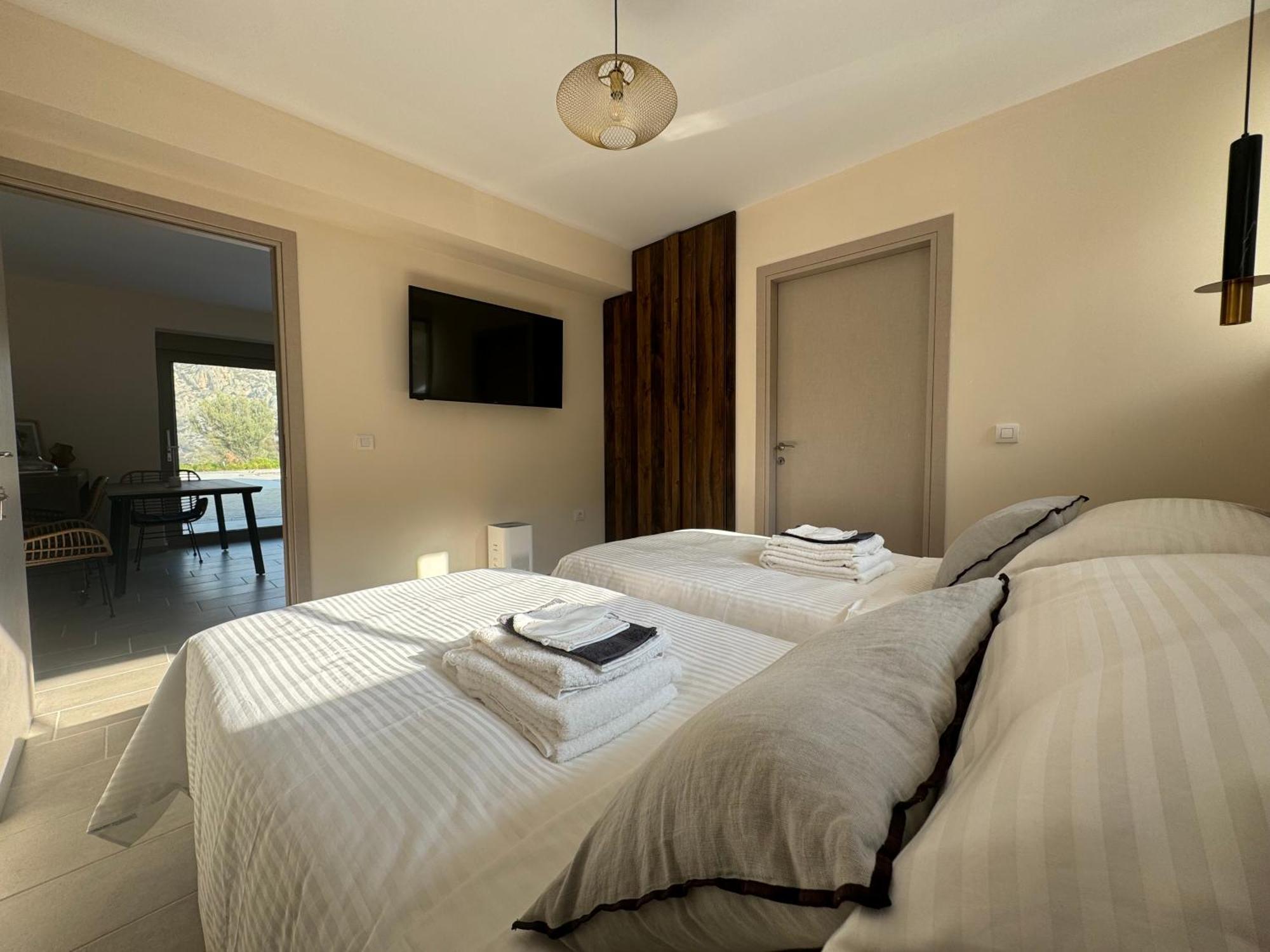 Topos Luxury Stay Heraion Loutráki Buitenkant foto